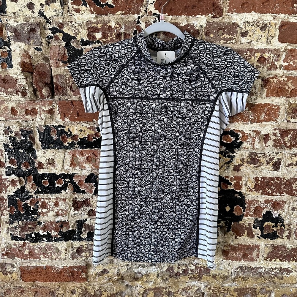 Patagonia Swim Shirt Rash Guard Women S Black White Short Sleeve Swell Seeker